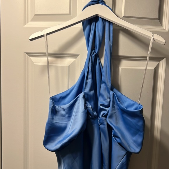 Lulu blue satin halter dress - Picture 5 of 9